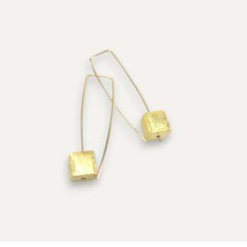 Pendiente Oro Gancho Rectangular y Cubo